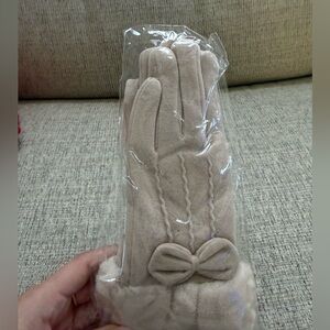 DUSTY PINK GLOVES EITH FUR INSIDE!